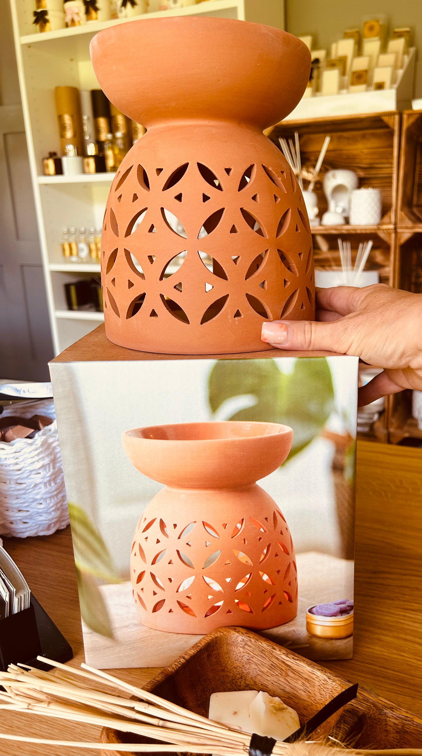 20CM LARGE TERRACOTTA OIL BURNER - Carly's candles & wax melts