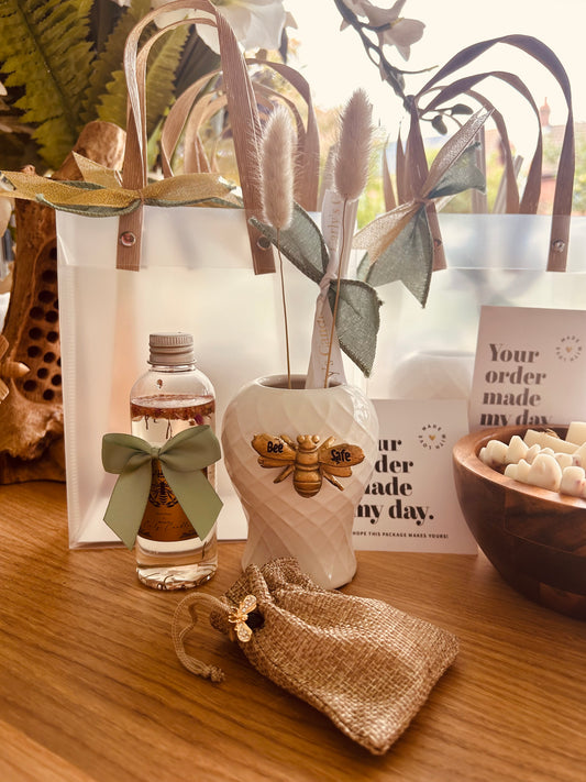 Diffuser gift bag - Carly's candles & wax melts