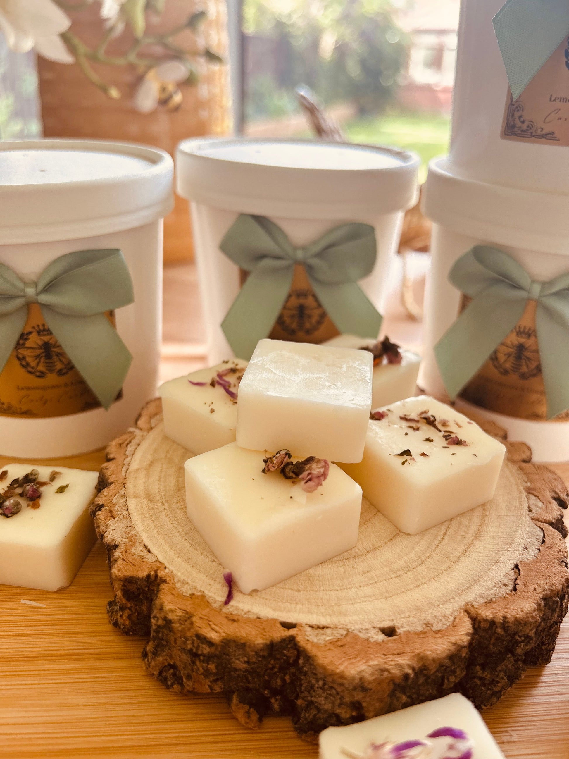 Pot of Lemongrass & Ginger Botanical wax melt cubes - Carly's candles & wax melts